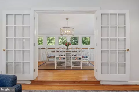 Dining - 27 Murray Hill Cir, Baltimore, MD 21212 photo 1 of 4