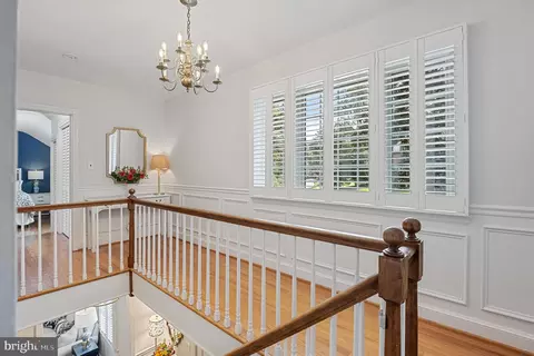 Entry Way - 27 Murray Hill Cir, Baltimore, MD 21212 photo 3 of 11