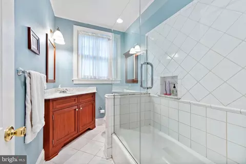 Bath - 706 Murdock Rd, Baltimore, MD 21212 photo 1 of 2