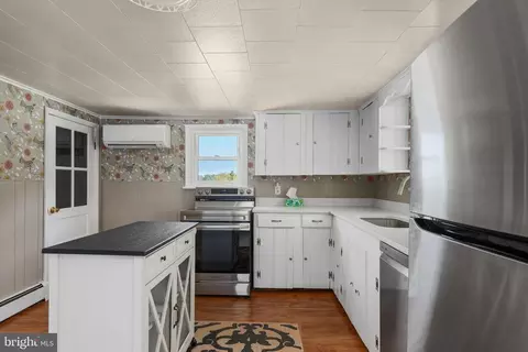 Kitchen - 16357 Trenton Rd, Upperco, MD 21155 photo 4 of 5