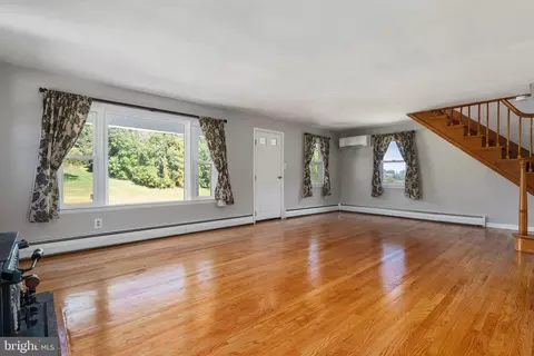 Living - 16357 Trenton Rd, Upperco, MD 21155 photo 2 of 6