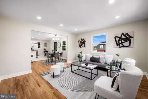 Living - 1 Boymans Ct, Baltimore, MD 21206 photo 1 of 3