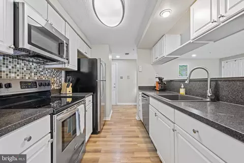 3113 Katewood Ct #3113, Baltimore, MD 21209 photo 7