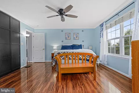 Bedroom - 4635 Greencove Cir, Sparrows Point, MD 21219 photo 4 of 7