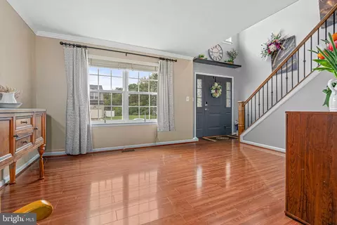 Entry Way - 4635 Greencove Cir, Sparrows Point, MD 21219 photo 3 of 11