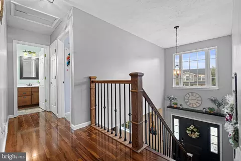 Entry Way - 4635 Greencove Cir, Sparrows Point, MD 21219 photo 9 of 11