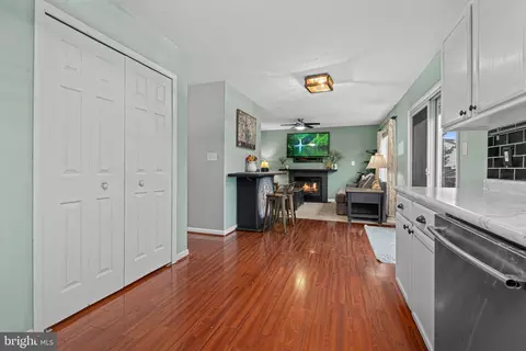 Entry Way - 4635 Greencove Cir, Sparrows Point, MD 21219 photo 7 of 11