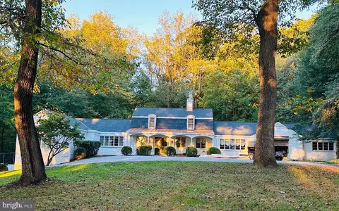 7 Caveswood Ln, Owings Mills, MD 21117