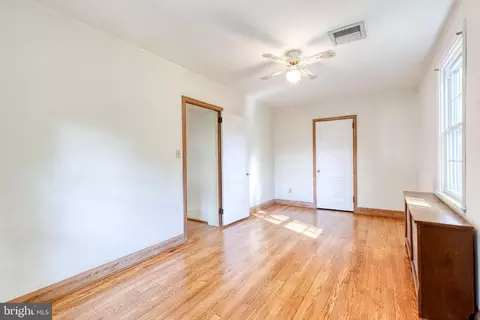 Bedroom - 724 Murdock Rd, Baltimore, MD 21212 photo 3 of 4
