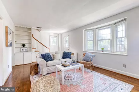 Living - 724 Murdock Rd, Baltimore, MD 21212 photo 1 of 10