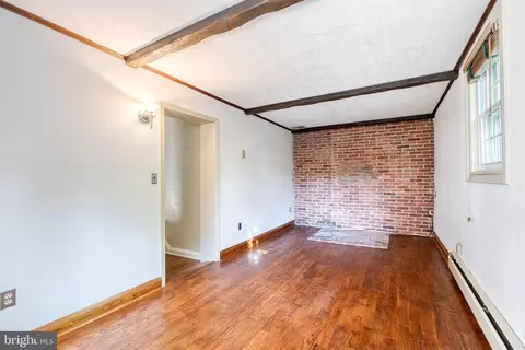 Living - 724 Murdock Rd, Baltimore, MD 21212 photo 10 of 10