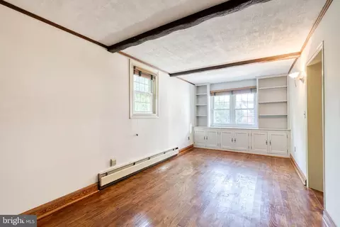 Living - 724 Murdock Rd, Baltimore, MD 21212 photo 9 of 10