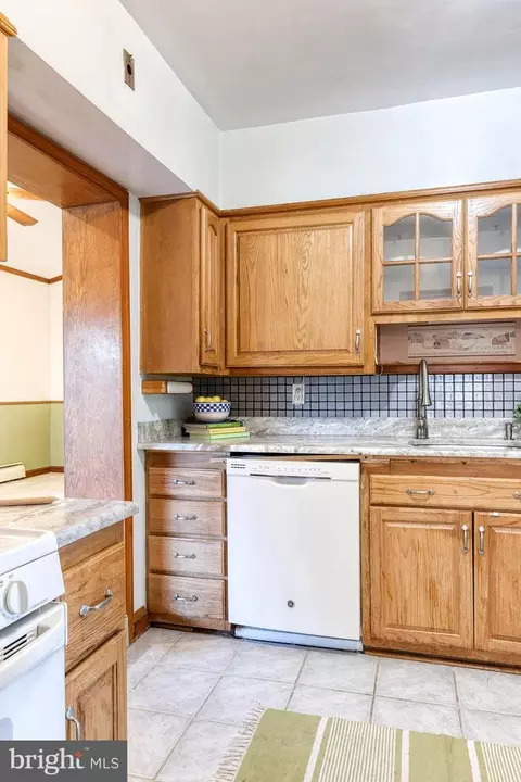 Kitchen - 724 Murdock Rd, Baltimore, MD 21212 photo 3 of 4