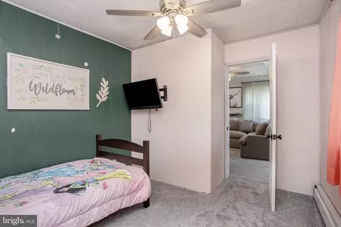 Bedroom - 33 Honeycomb Rd, Middle River, MD 21220 photo 2 of 3