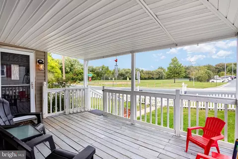 Exterior - 33 Honeycomb Rd, Middle River, MD 21220 photo 2 of 4