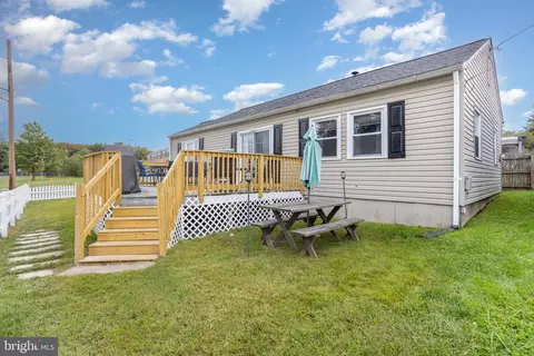 Exterior - 33 Honeycomb Rd, Middle River, MD 21220 photo 4 of 4