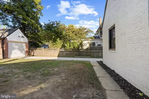 Exterior - 514 Dunkirk Rd, Baltimore, MD 21212 photo 4 of 6
