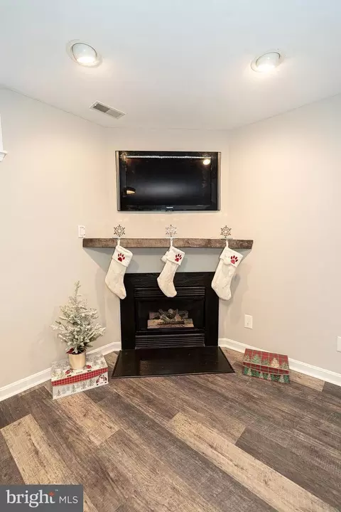 9106 Wise Avenue Ext, Sparrows Point, MD 21219 photo 30