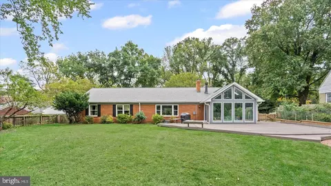 Exterior - 514 Hampton Ln, Towson, MD 21286 photo 5 of 8