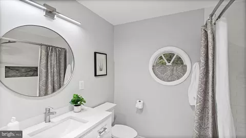 Bath - 514 Hampton Ln, Towson, MD 21286 photo 4 of 5