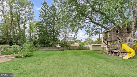 Exterior - 514 Hampton Ln, Towson, MD 21286 photo 4 of 8
