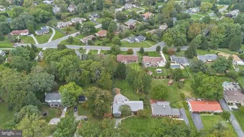 View/Area - 514 Hampton Ln, Towson, MD 21286 photo 1 of 7