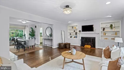 Living - 514 Hampton Ln, Towson, MD 21286 photo 6 of 6