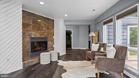 Entry Way - 514 Hampton Ln, Towson, MD 21286 photo 5 of 6