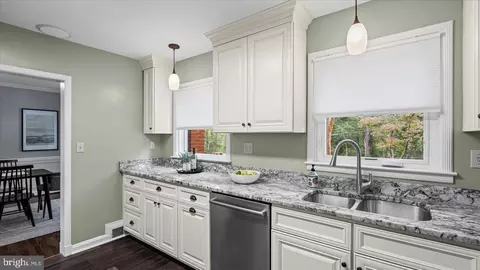 Other - 514 Hampton Ln, Towson, MD 21286 photo 1 of 10