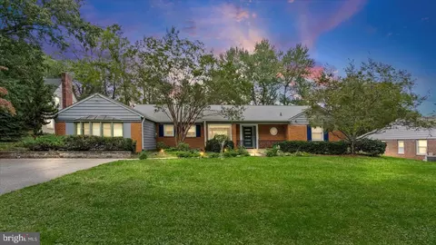 514 Hampton Ln, Towson, MD 21286