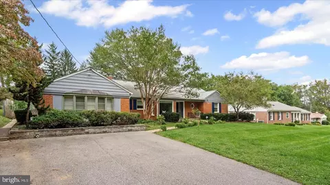 Exterior - 514 Hampton Ln, Towson, MD 21286 photo 3 of 8