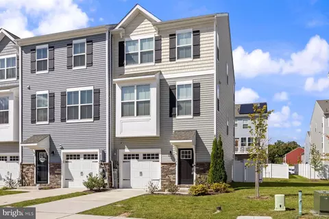 1534 Hudson View Rd, Essex, MD 21221