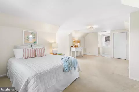 Bedroom - 532 Overbrook Rd, Baltimore, MD 21212 photo 8 of 9