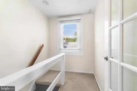 Entry Way - 532 Overbrook Rd, Baltimore, MD 21212 photo 5 of 6