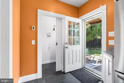 Entry Way - 532 Overbrook Rd, Baltimore, MD 21212 photo 3 of 6