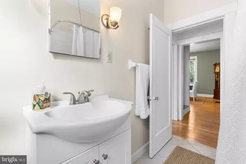 Bath - 532 Overbrook Rd, Baltimore, MD 21212 photo 2 of 2