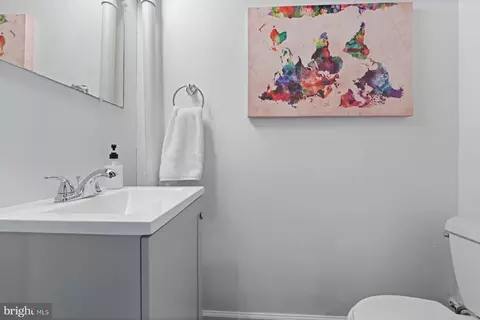 Bath - 7420 Stanmore Ct, Baltimore, MD 21212 photo 2 of 2