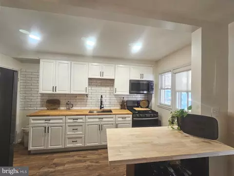 Kitchen - 1940 Wareham Rd, Dundalk, MD 21222 photo 1 of 2