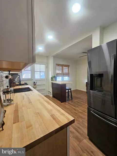 Kitchen - 1940 Wareham Rd, Dundalk, MD 21222 photo 2 of 2
