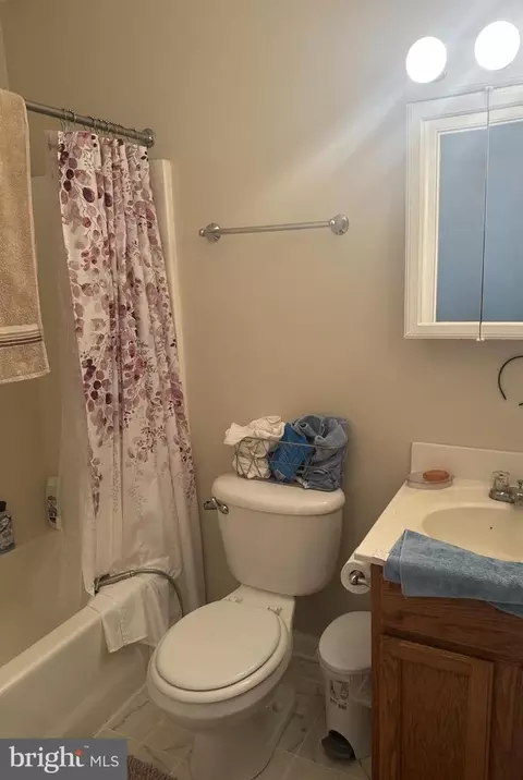 Bath - 3930 Benson Ave, Baltimore, MD 21229 photo 1 of 3