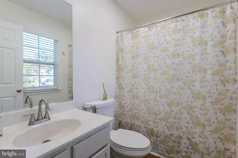 Bath - 7530 Haystack Dr, Windsor Mill, MD 21244 photo 2 of 3