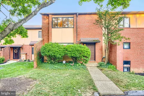 8223 Ruxton Crossing Ct, Towson, MD 21204
