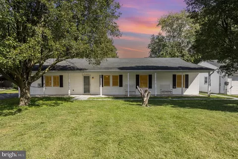 6820 Harewood Park Dr, Middle River, MD 21220