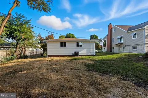 Exterior - 5006 Shelbourne Rd, Halethorpe, MD 21227 photo 3 of 4