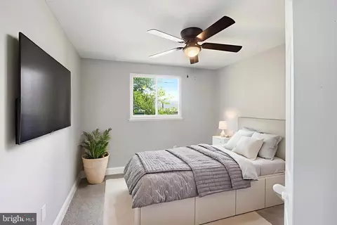 Bedroom - 5006 Shelbourne Rd, Halethorpe, MD 21227 photo 1 of 11