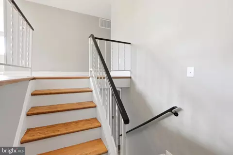 Entry Way - 5006 Shelbourne Rd, Halethorpe, MD 21227 photo 3 of 3