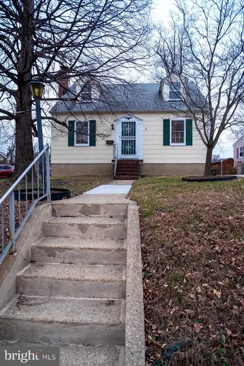 230 N Beaumont Ave, Catonsville, MD 21228