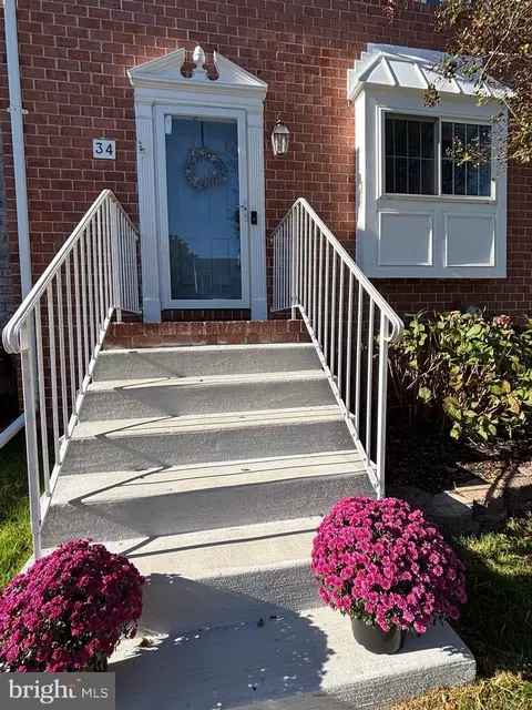 34 Open Gate Ct, Nottingham, MD 21236