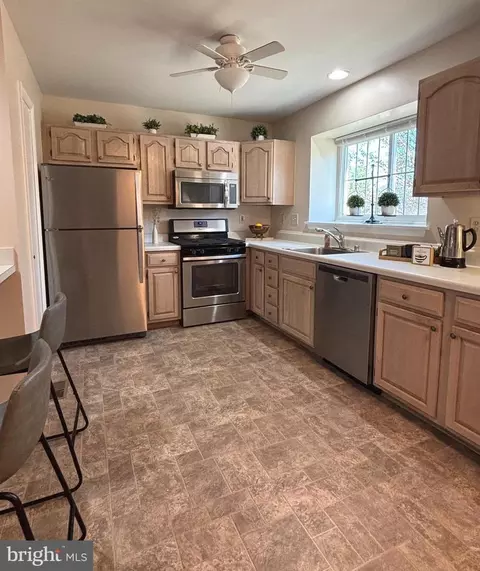 34 Open Gate Ct, Nottingham, MD 21236 photo 4