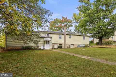 Exterior - 4817 E Joppa Rd, Perry Hall, MD 21128 photo 4 of 5